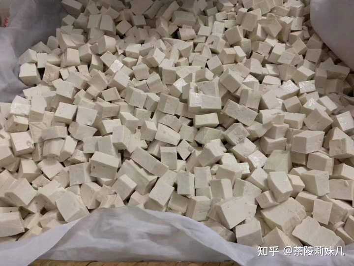 做豆腐乳盐怎么放_豆腐乳放盐后直接放油会入味吗_一斤豆腐乳放几钱盐